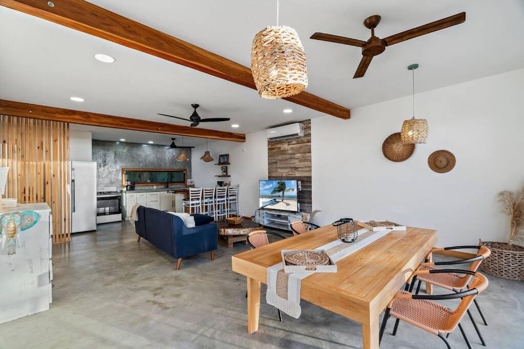 Casa Indy 3bdrm Home with Pool in Town Centre