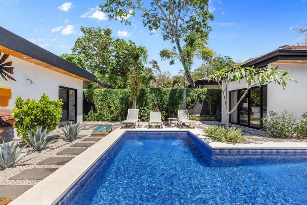 CU15 New Modern Home with Casitas and Private Pool