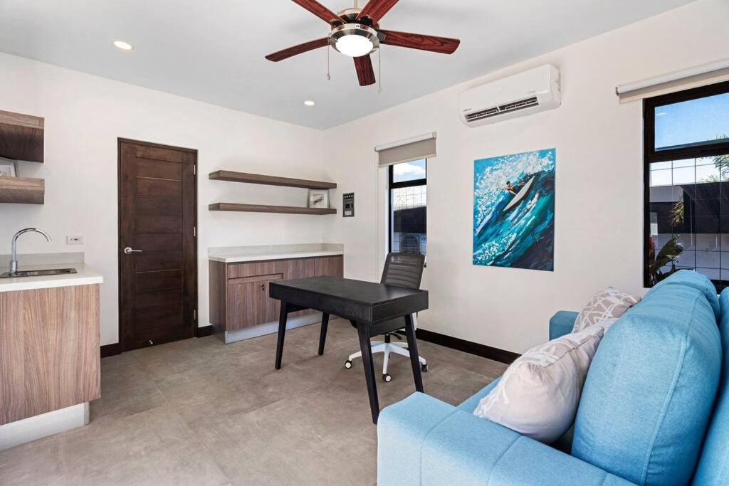 CU15 New Modern Home with Casitas and Private Pool