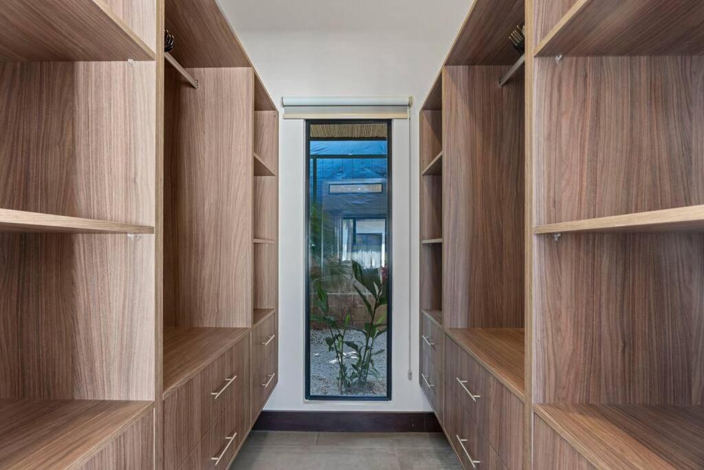 CU15 New Modern Home with Casitas and Private Pool