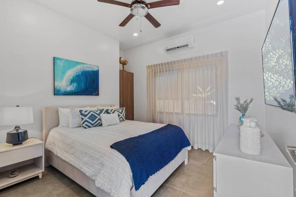 CU15 New Modern Home with Casitas and Private Pool