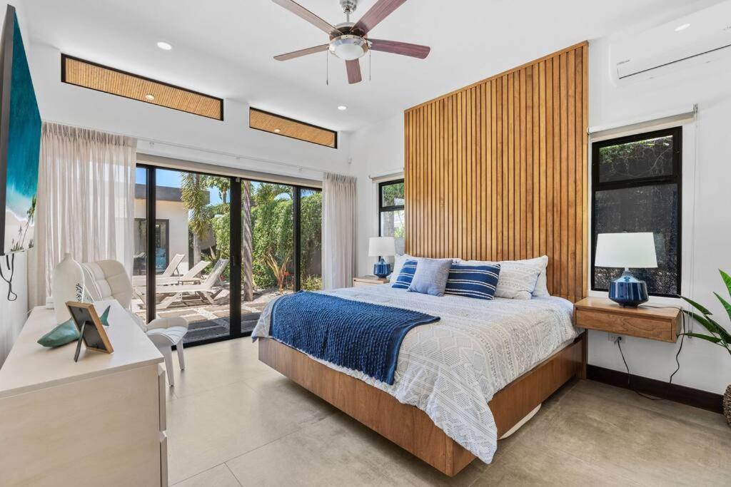 CU15 New Modern Home with Casitas and Private Pool