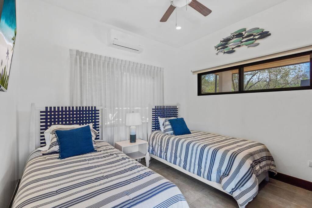 CU15 New Modern Home with Casitas and Private Pool