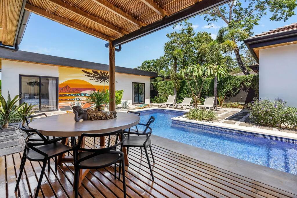 CU15 New Modern Home with Casitas and Private Pool