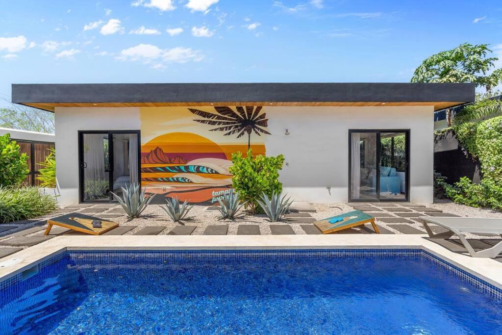 CU15 New Modern Home with Casitas and Private Pool