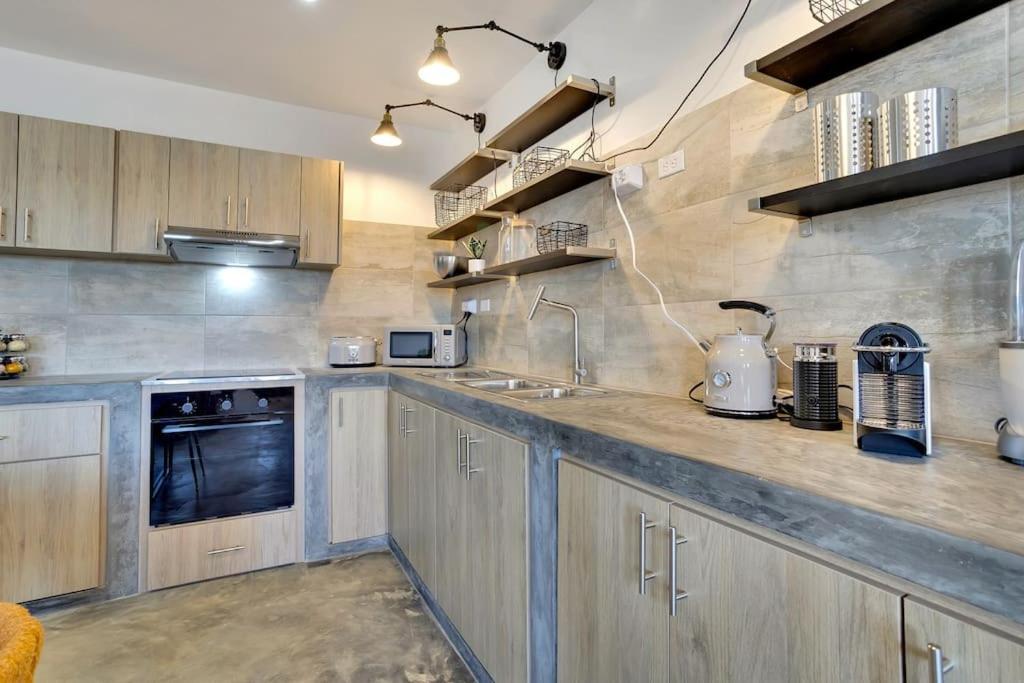 Four Villas with private Magnesium Pool 3 min to the Beach Dive Rinse Tank Villa N4