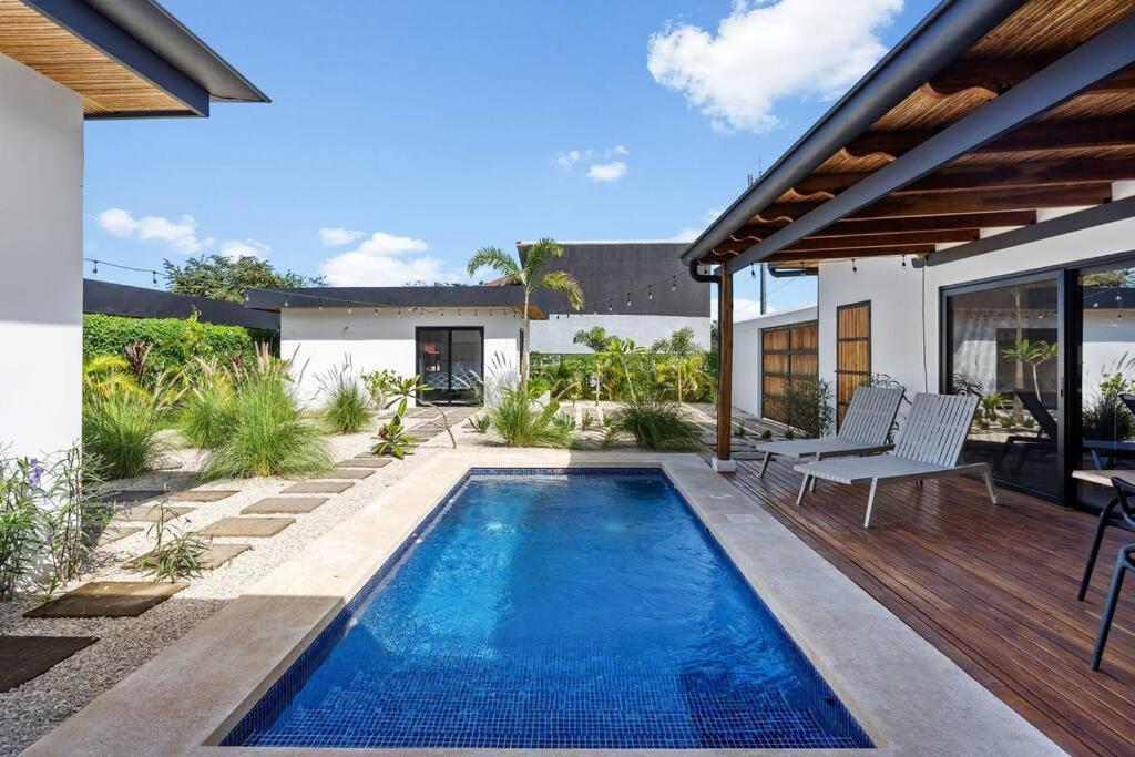 CU19 New 3 Bdrm Mod Home with Casita Prv Pool