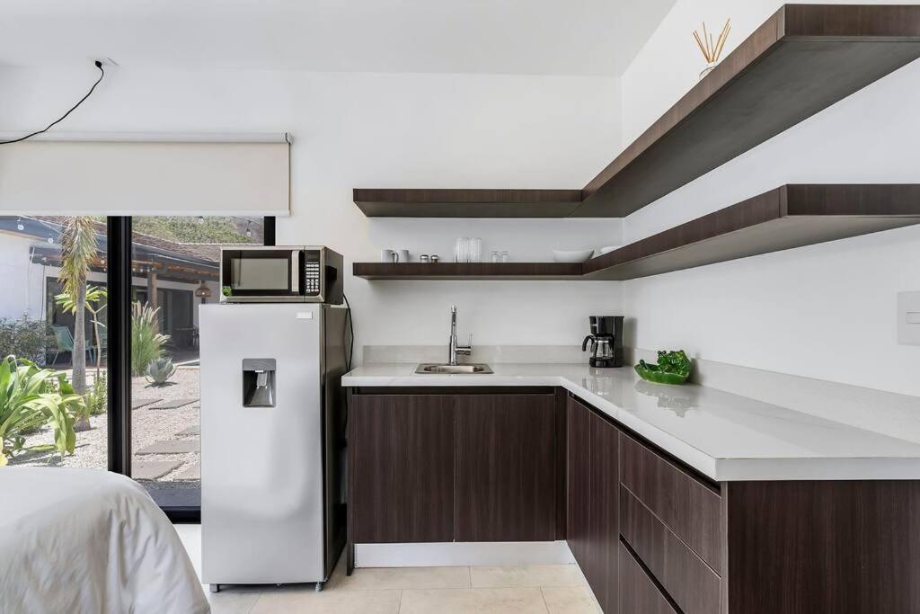 CU19 New 3 Bdrm Mod Home with Casita Prv Pool
