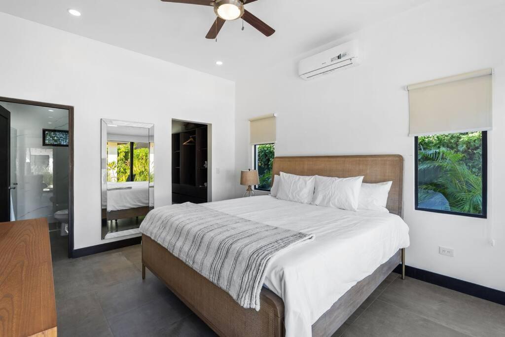 CU19 New 3 Bdrm Mod Home with Casita Prv Pool