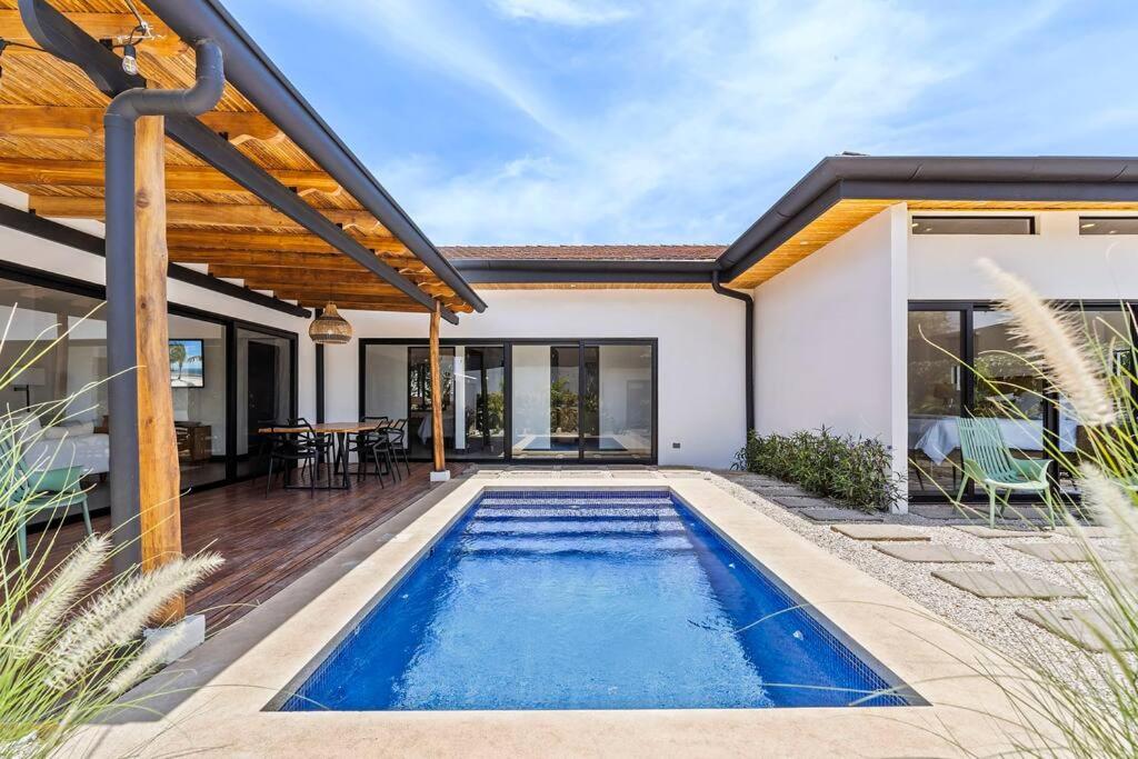 CU19 New 3 Bdrm Mod Home with Casita Prv Pool