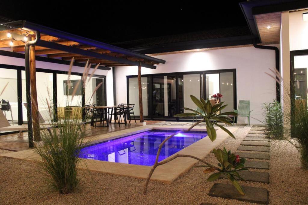 CU19 New 3 Bdrm Mod Home with Casita Prv Pool
