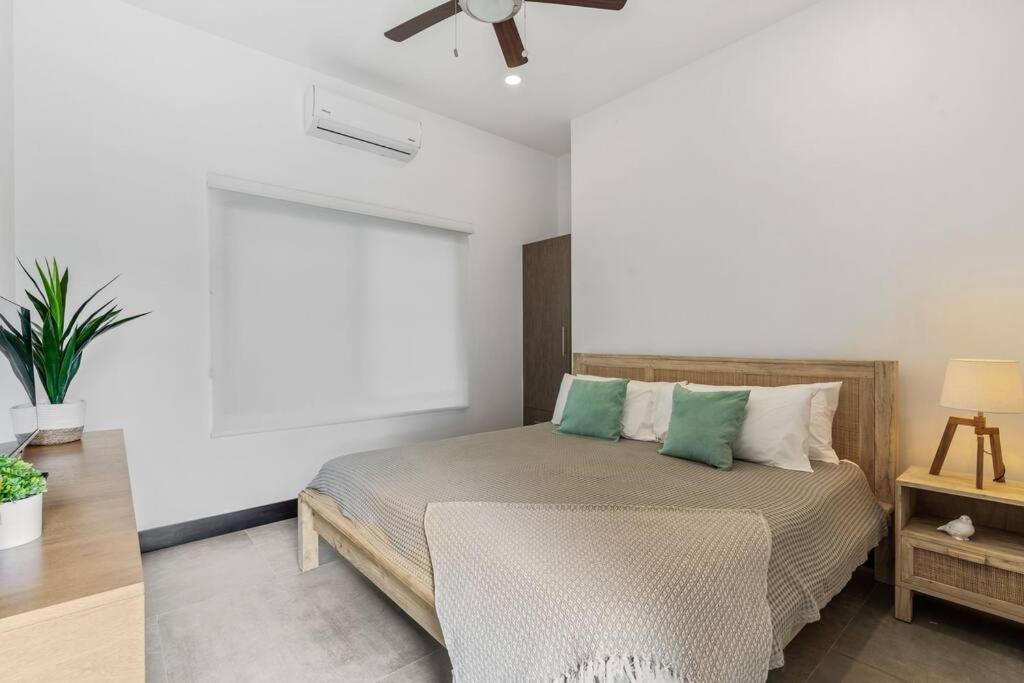 CU20 Modern Beach Home w Guest House & Pvt Pool