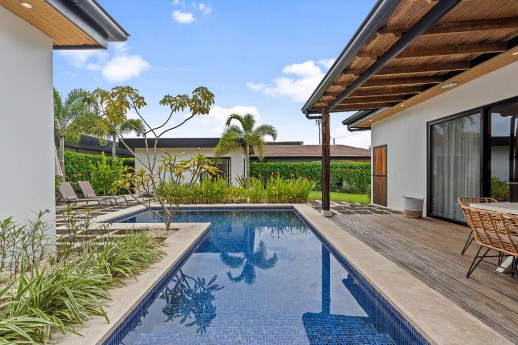 CU20 Modern Beach Home w Guest House & Pvt Pool