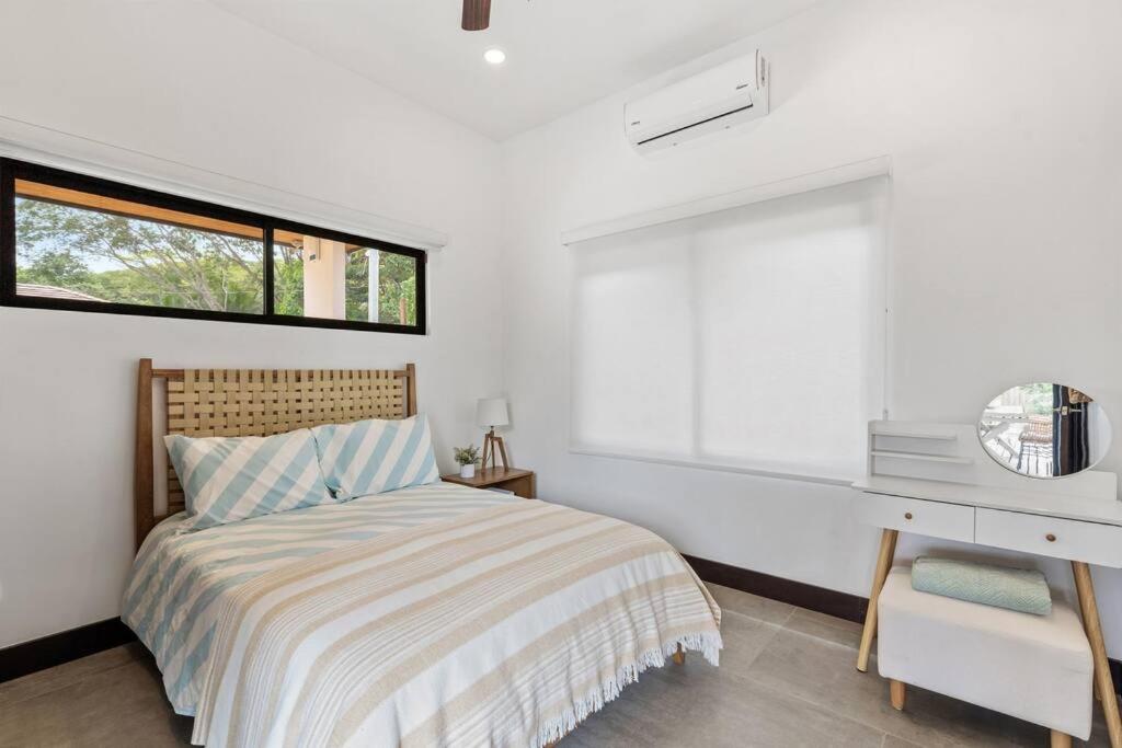 CU20 Modern Beach Home w Guest House & Pvt Pool