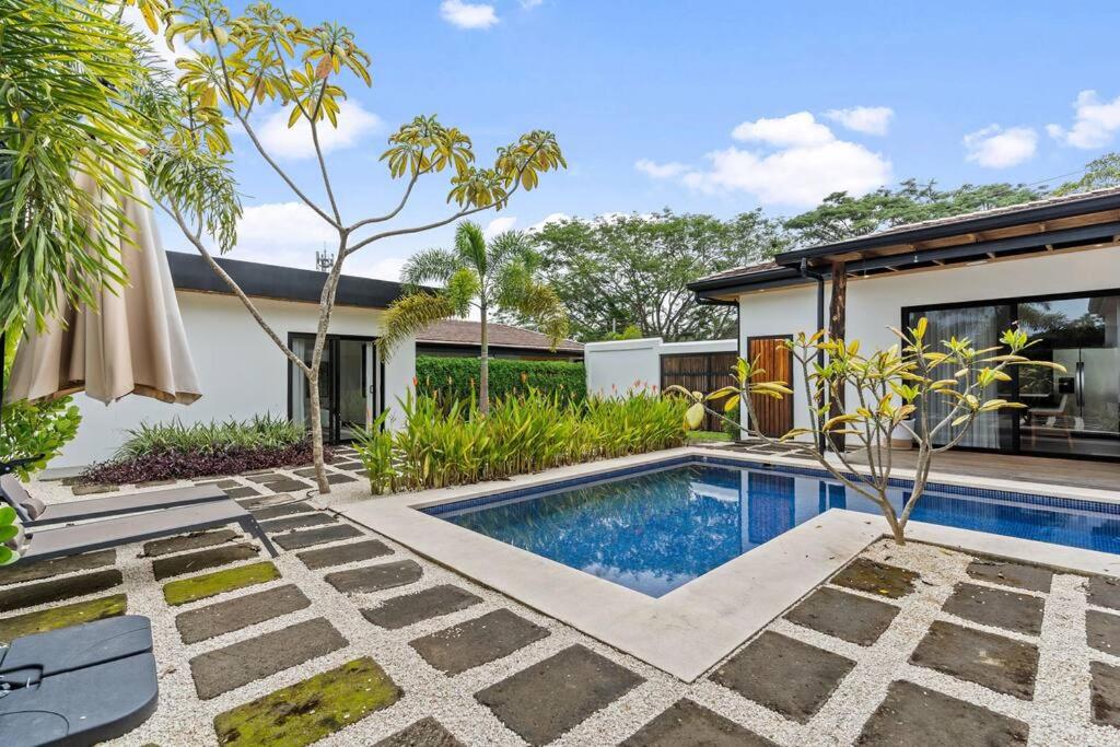 CU20 Modern Beach Home w Guest House & Pvt Pool