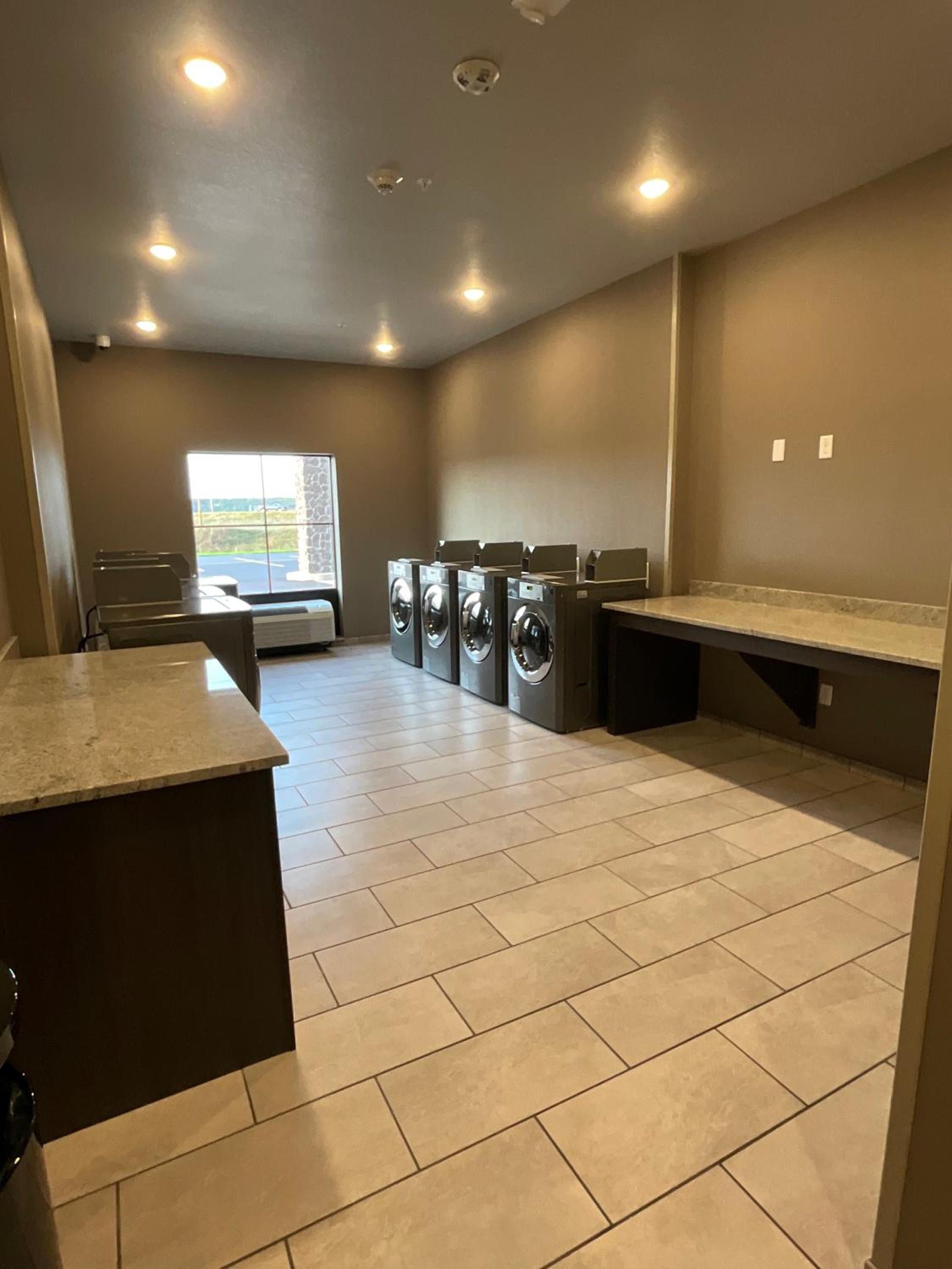 Riverstone Suites by Cobblestone Hotels - Chippewa Falls