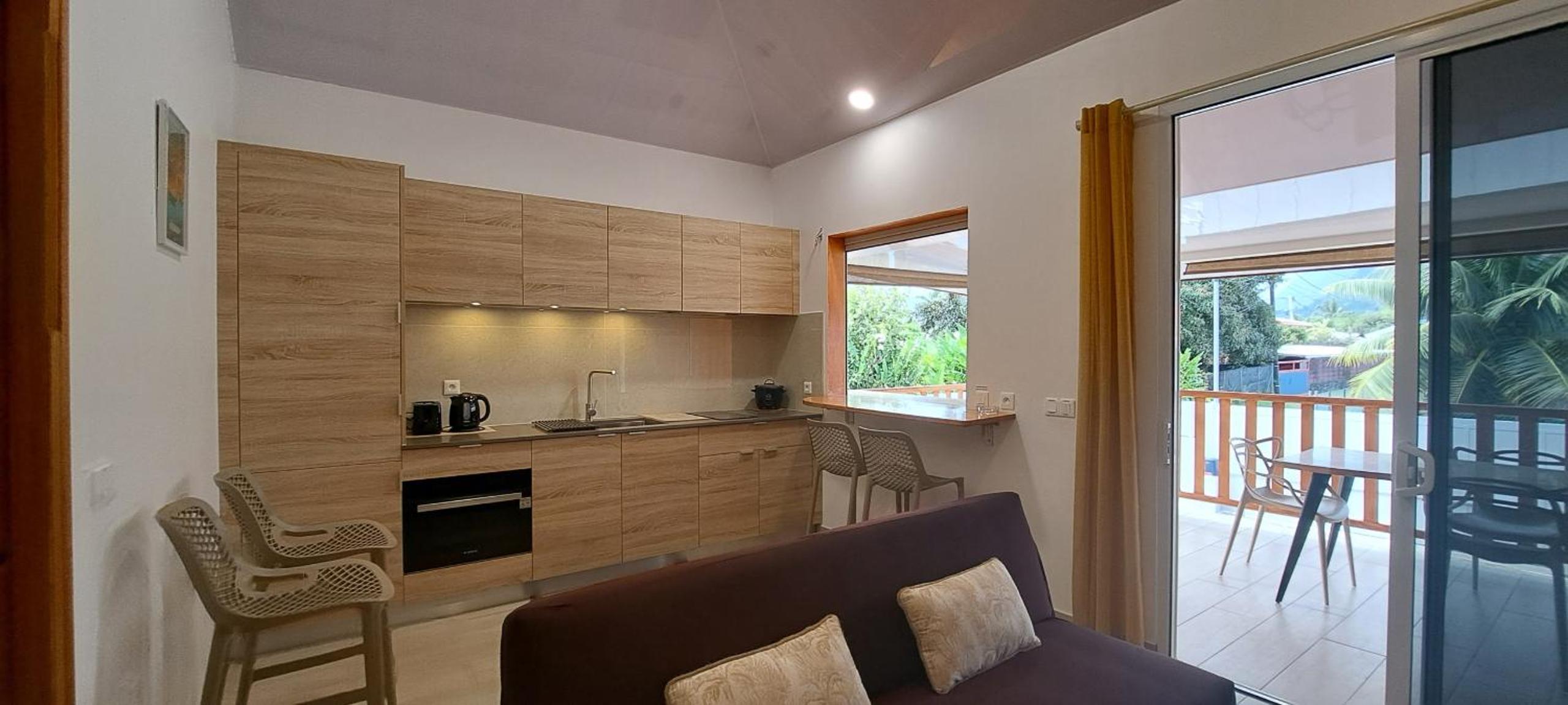 TAHITI - Bungalow Arii view 2