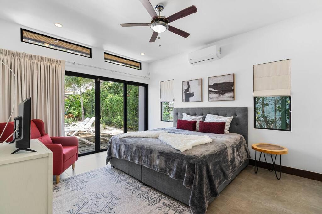 CU28 New 3 Bdrm Home w Pool and Guanacaste Tree