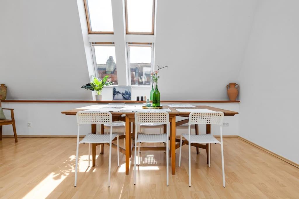 Penthouse 360 Castle View - In The Heart of Bratislava Old Town view 3