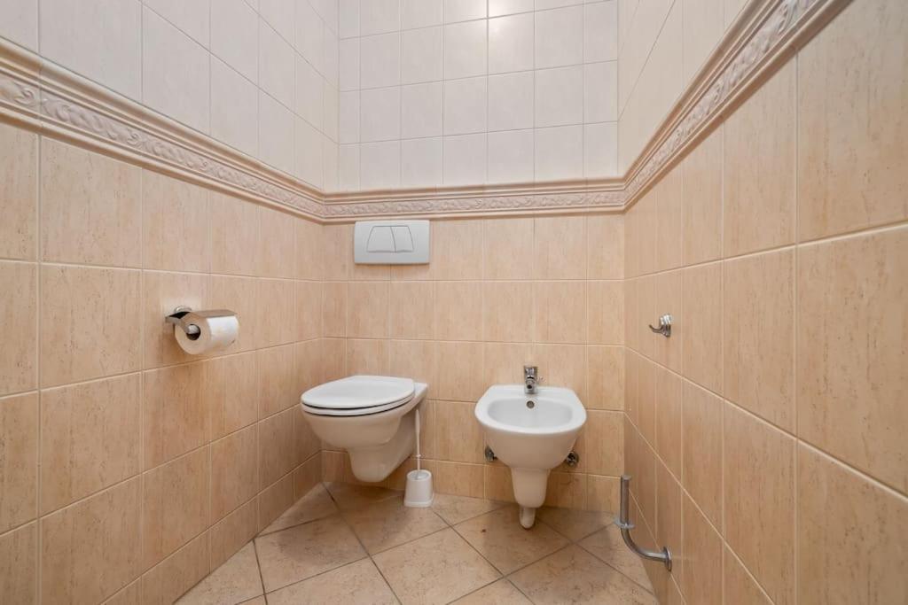 Penthouse 360 Castle View - In The Heart of Bratislava Old Town view 5