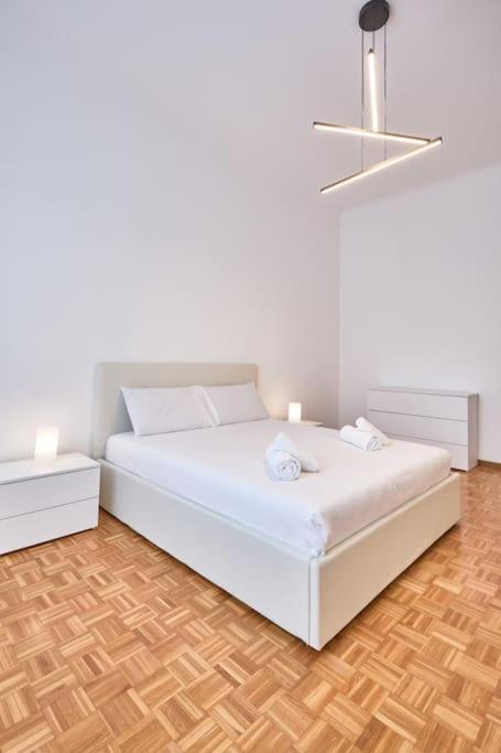 Lenny's Central Apartment