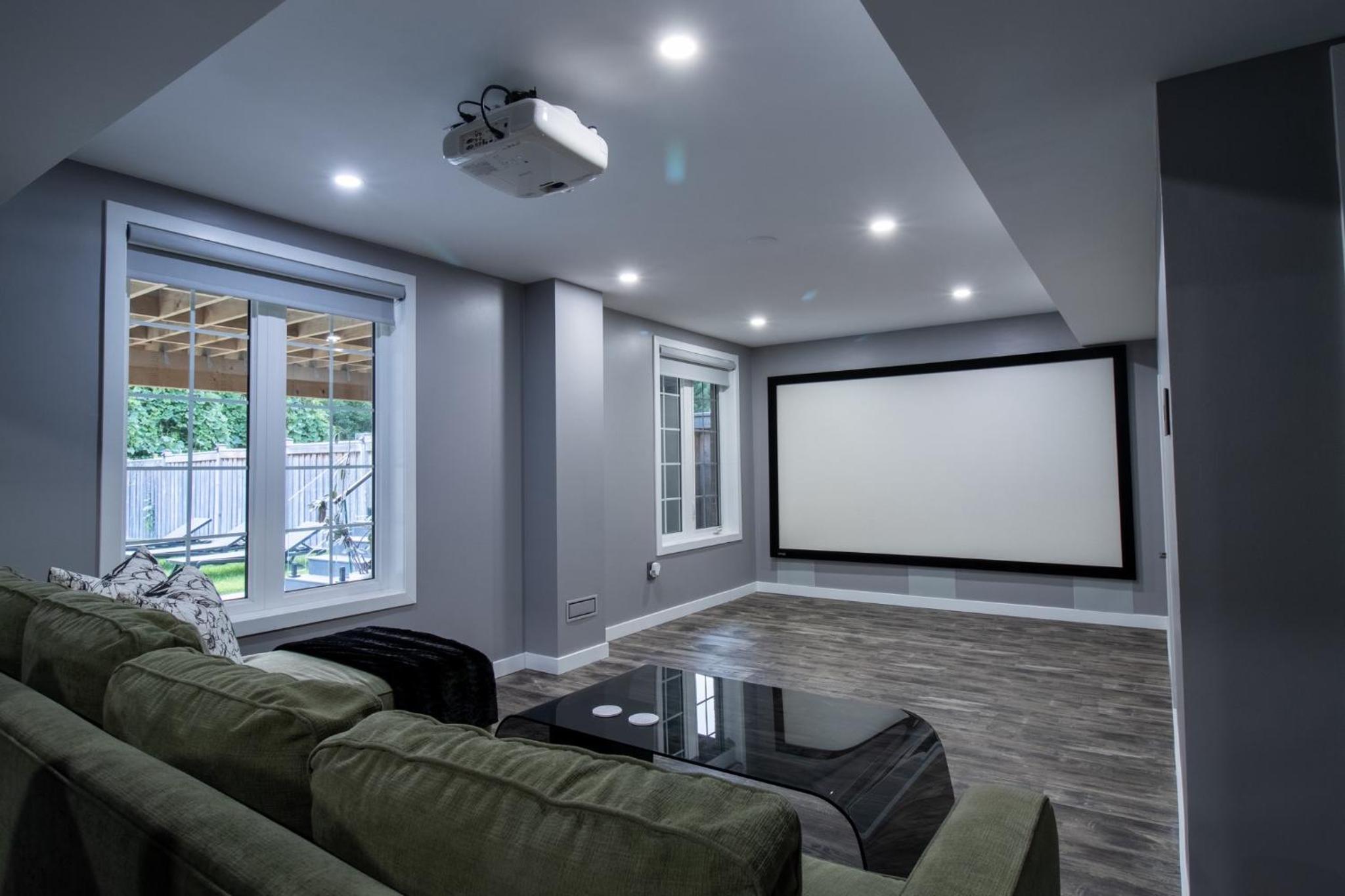 The Gate Chic & Cozy Basement Retreat in Ajax