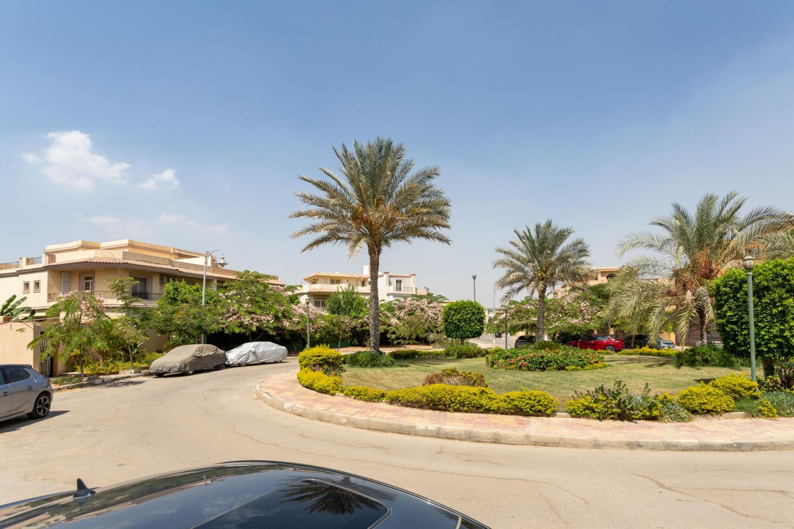 New cairo apartment in front of Garden 8 Mall