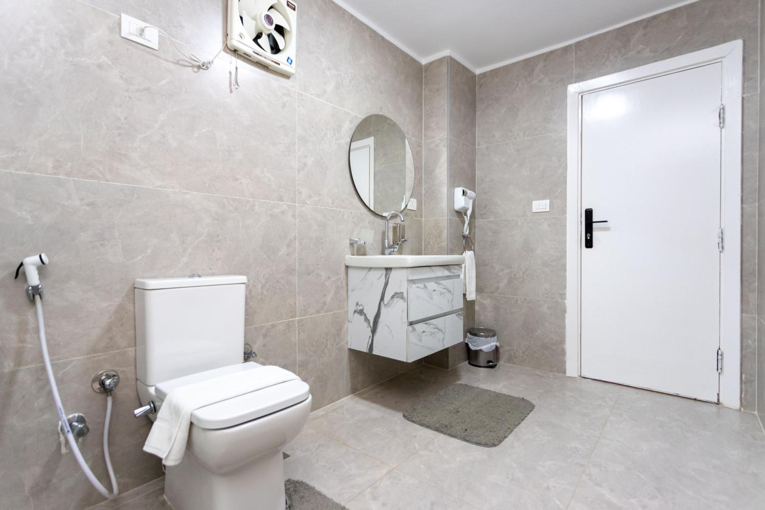 New cairo apartment in front of Garden 8 Mall