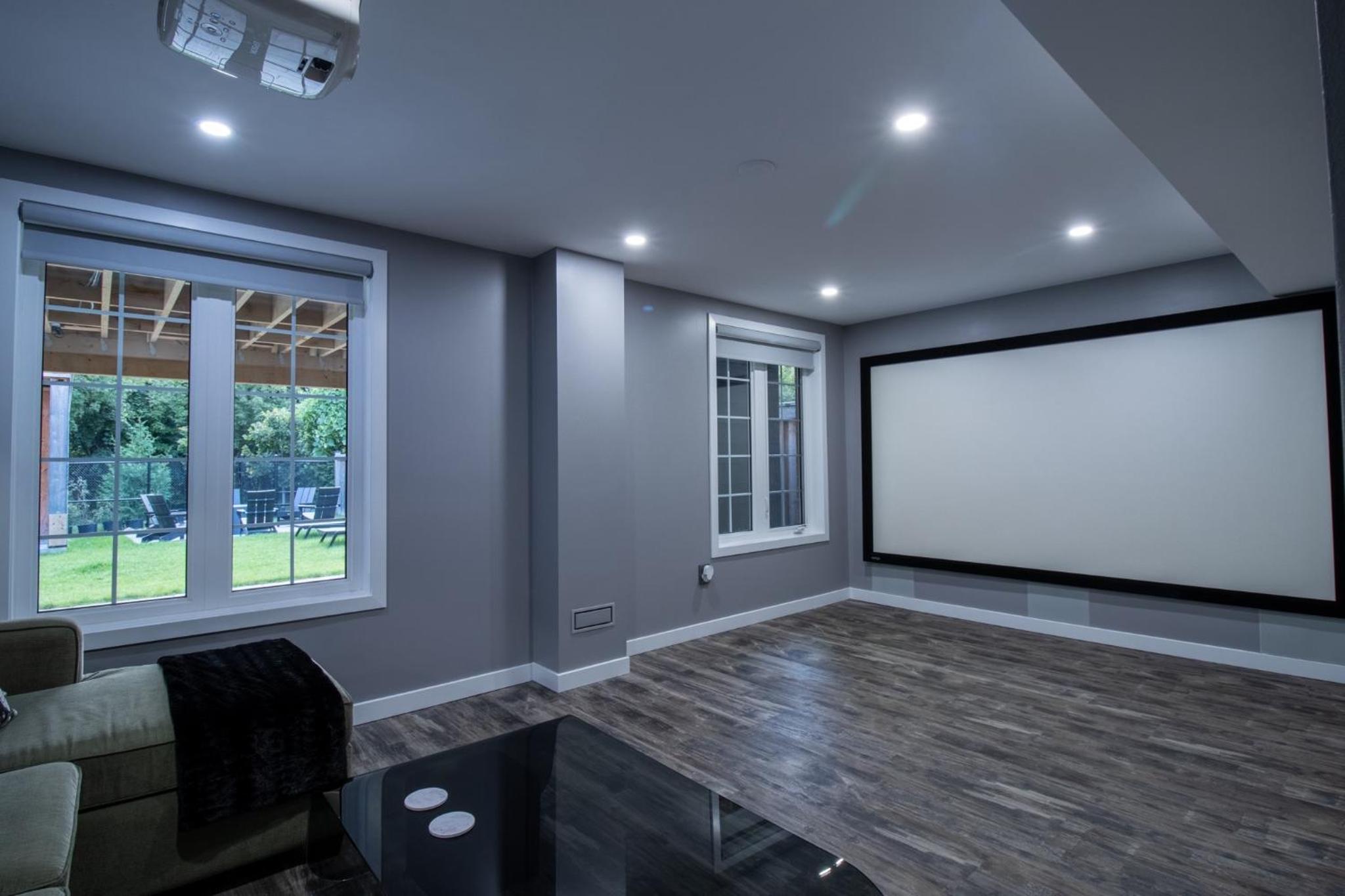 The Gate Chic & Cozy Basement Retreat in Ajax