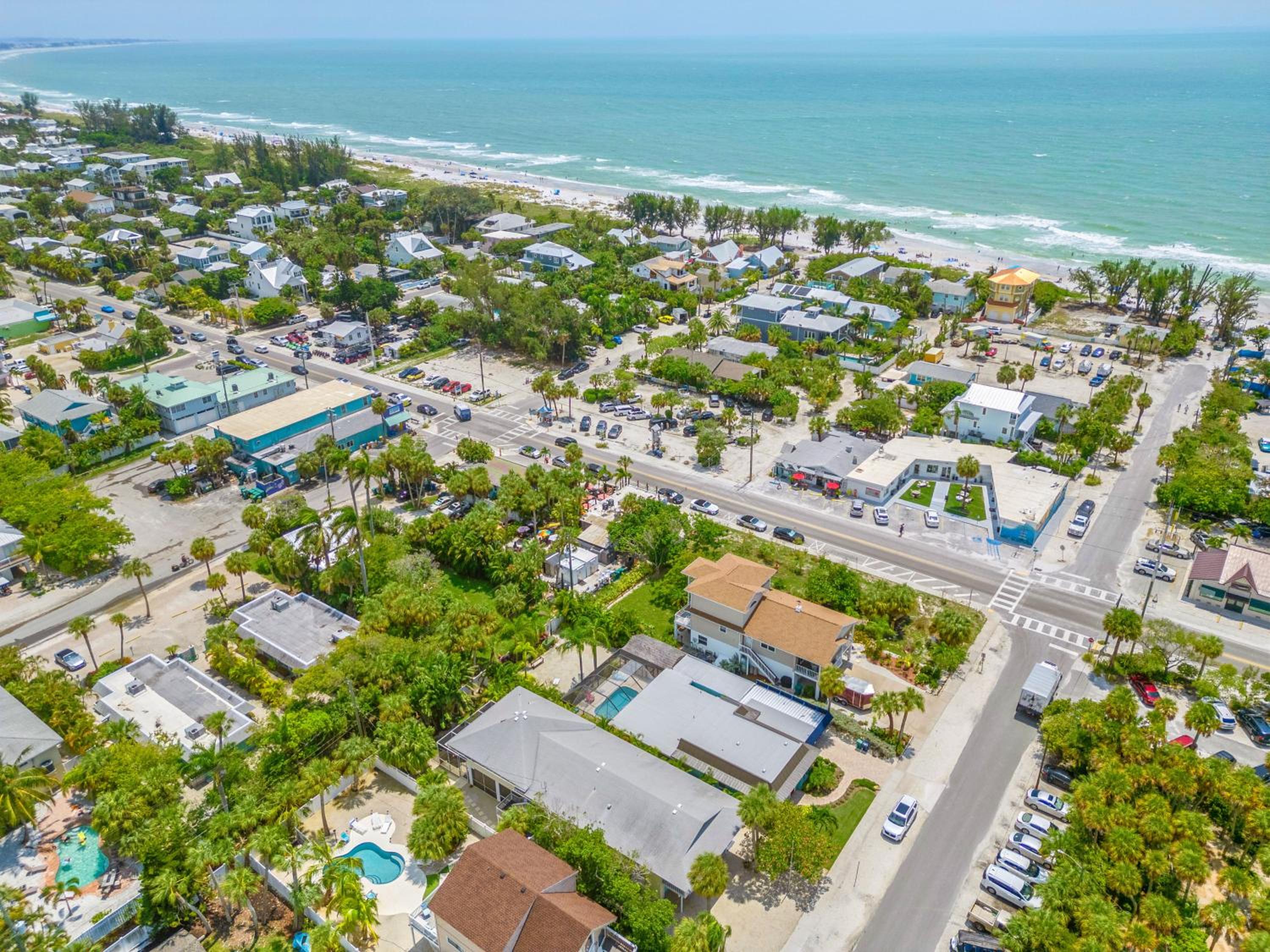 AMI 1 Block 2 Beach, Big Heated Saltwater Pool