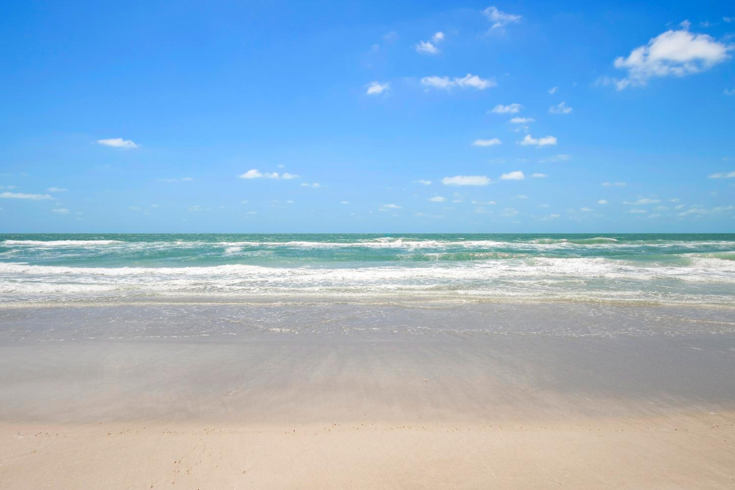 AMI 1 Block 2 Beach, Big Heated Saltwater Pool