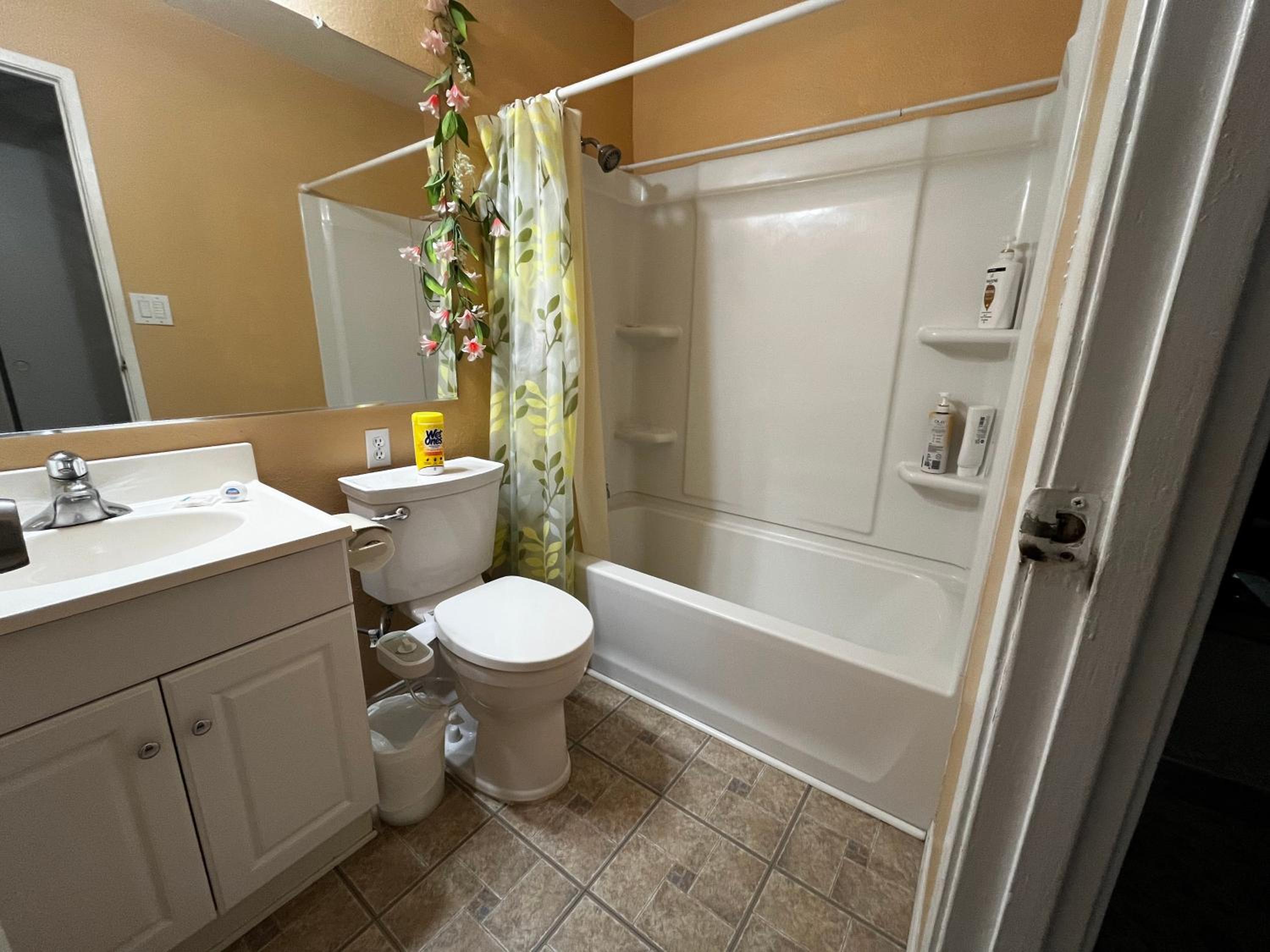 A Bridge to All San Diego Central Pool Home Private Room view 3
