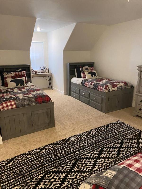 18811 - 11 Belleza Court view 4