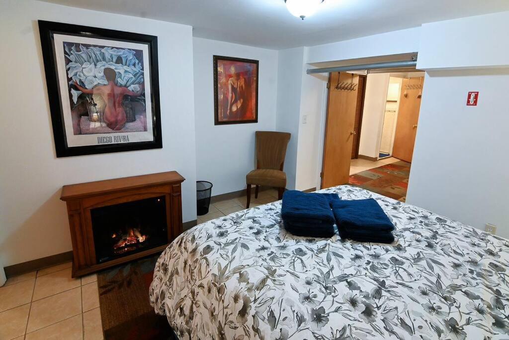 The Cove-Bed and Breakfast Style Unit with 3 bedrooms and Free Parking view 3