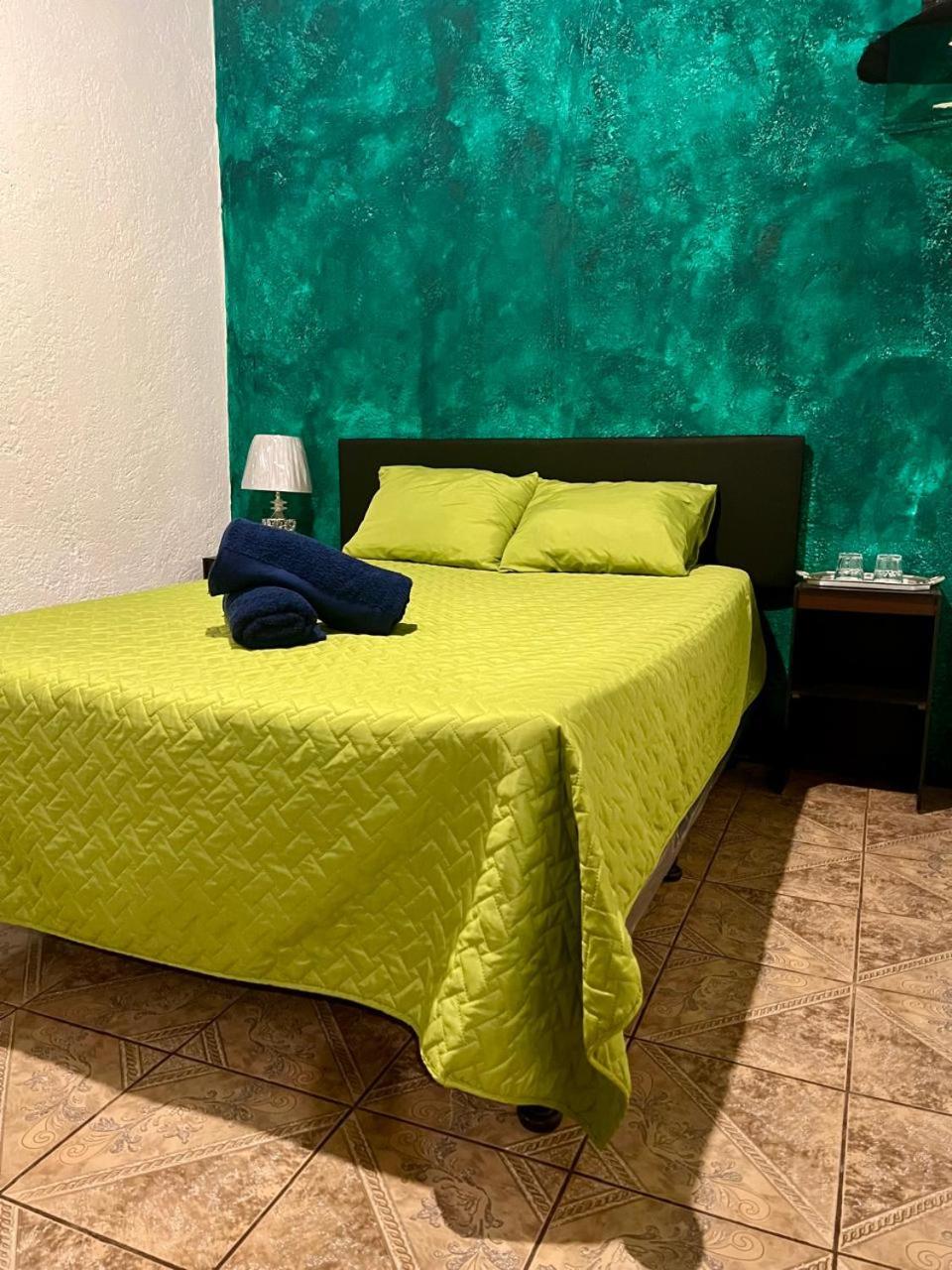 Comfortable Private Rooms - Wonderland B&B - Shuttle services available view 5