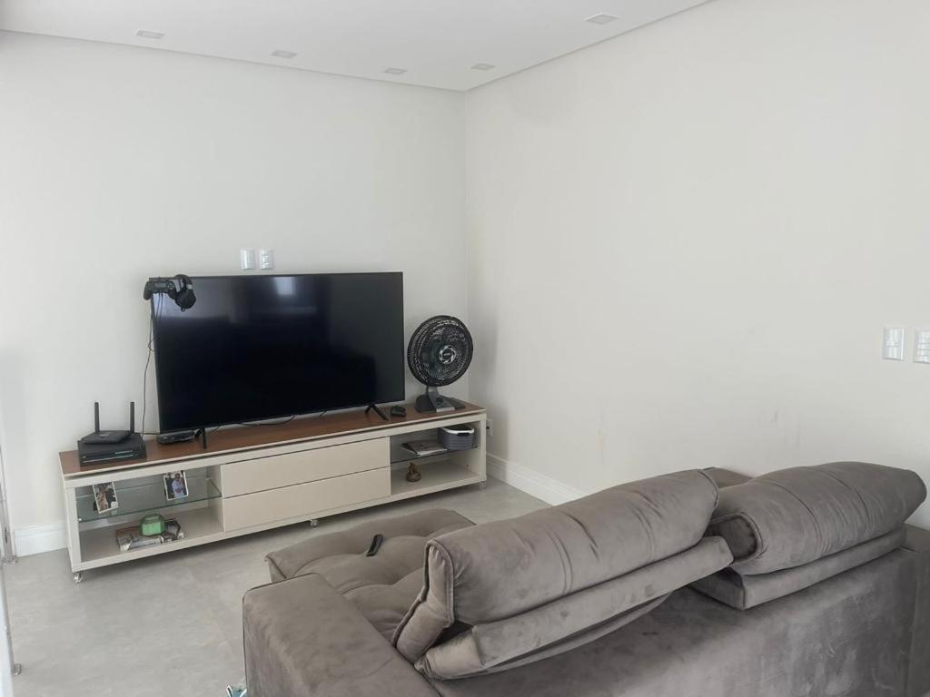 Linda casa próximo ao Busca Vida