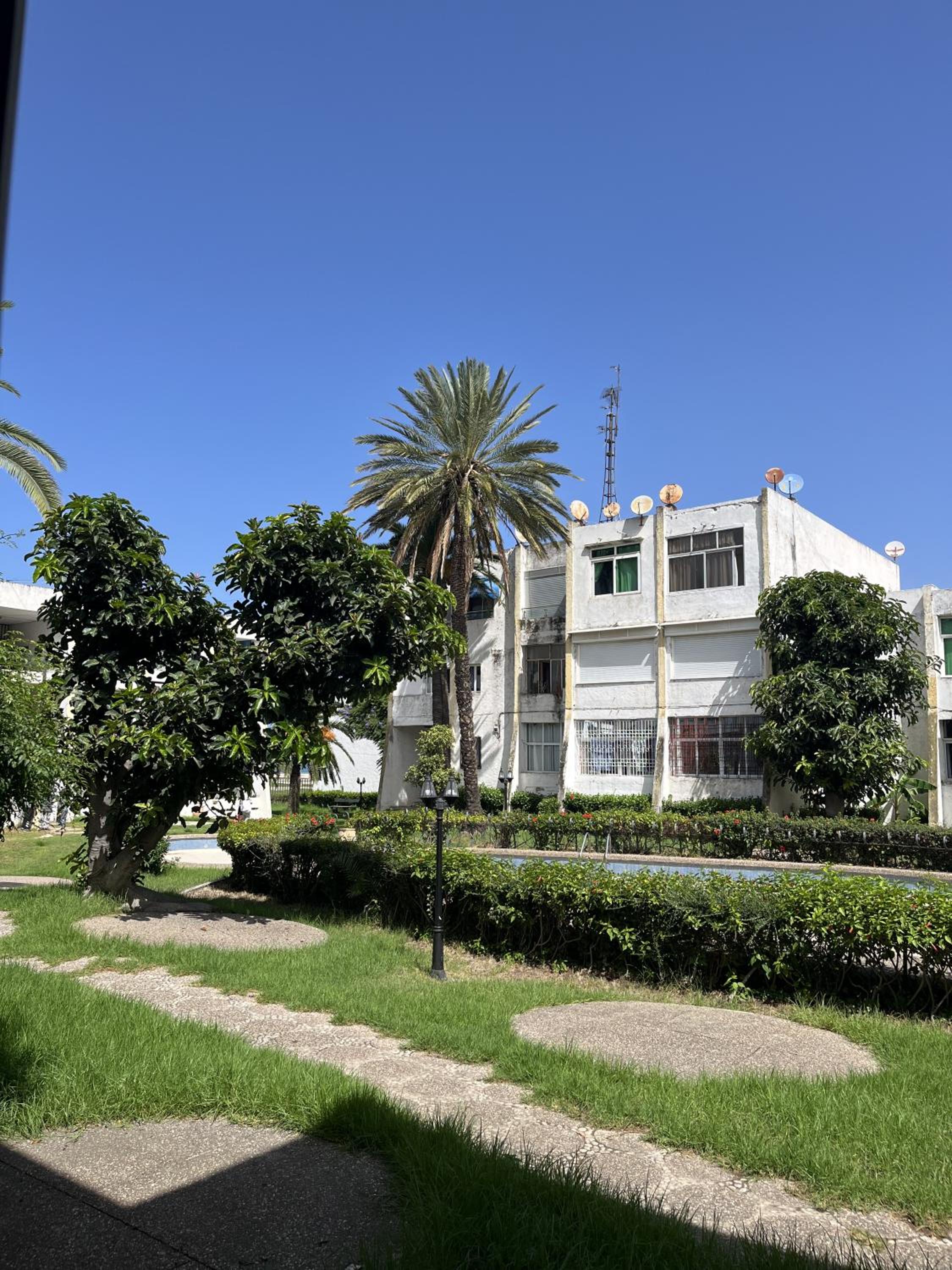 Tranquil Garden Apartment by Sea view 5