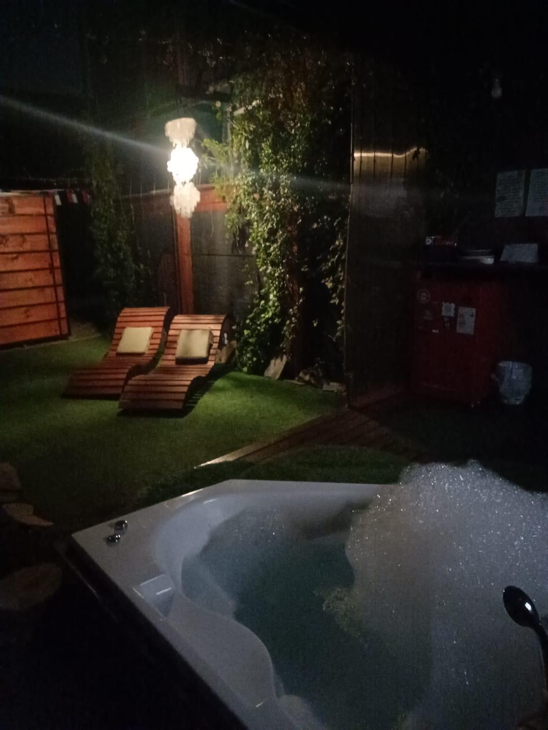 Beehouse TinyGreen Jacuzzi Opcional