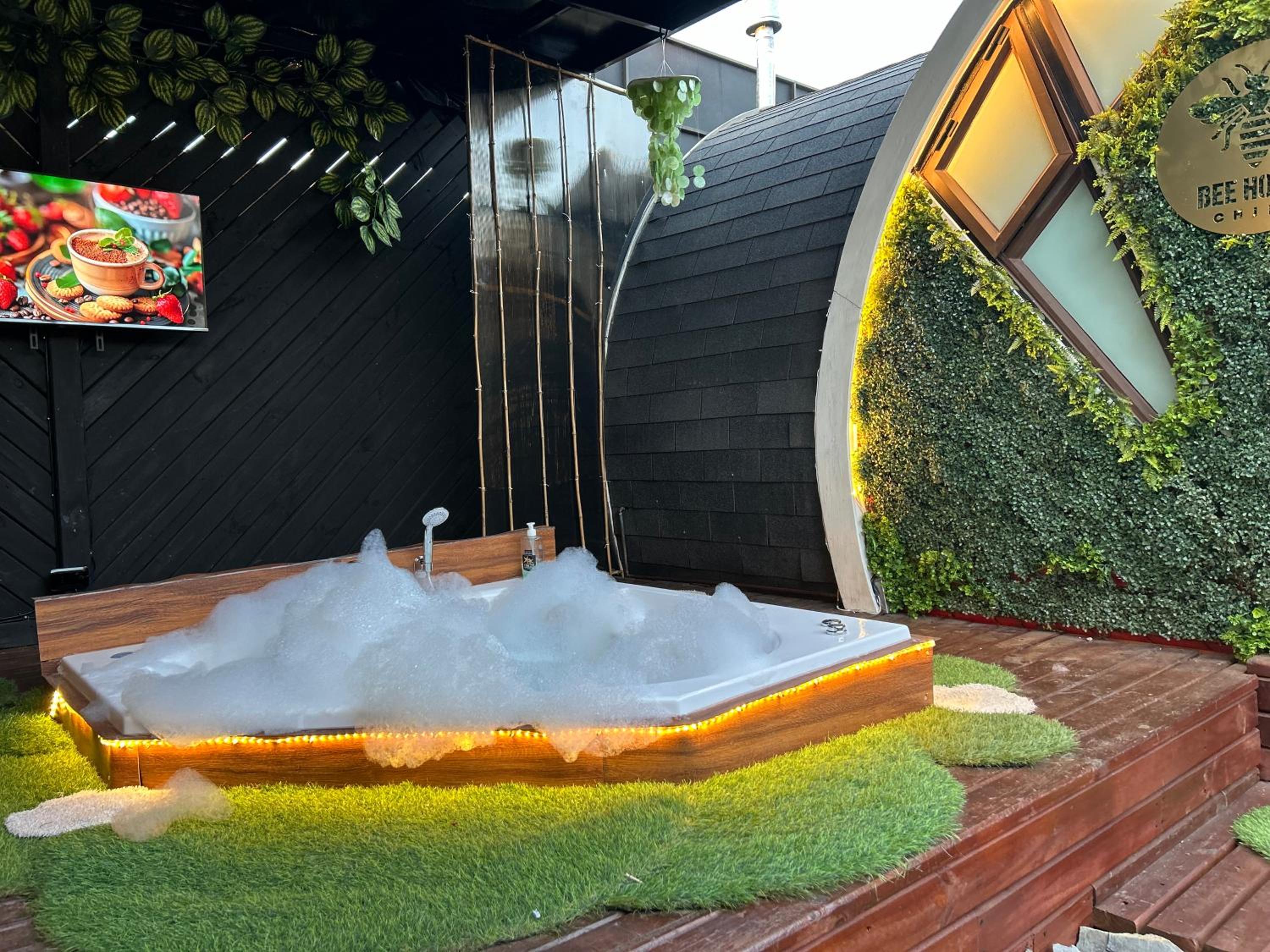 Beehouse TinyGreen Jacuzzi Opcional
