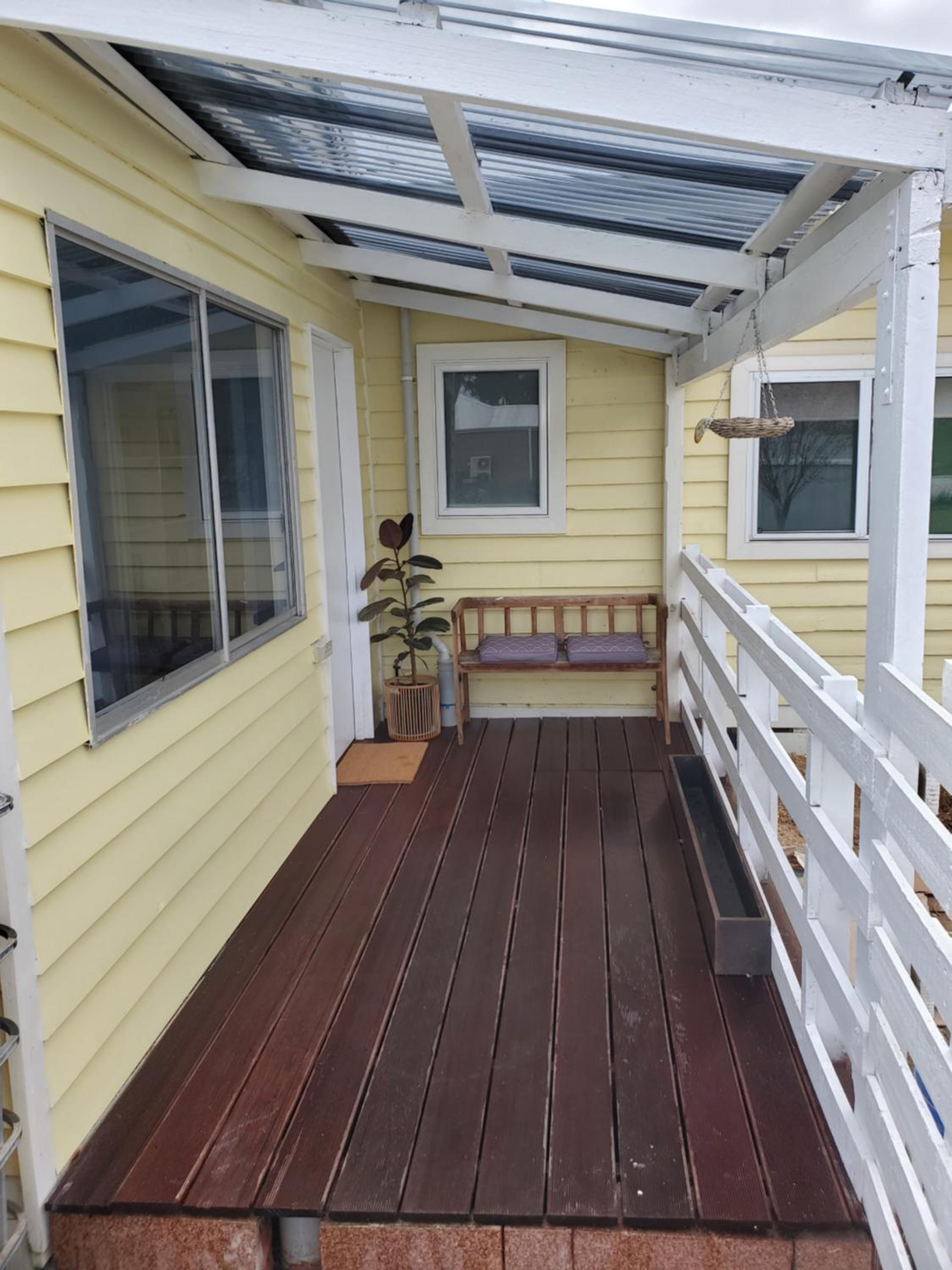 Cosy, historical & affordable one bedroom apartment, 5kms from Castlemaine, 2 kms from the Calder