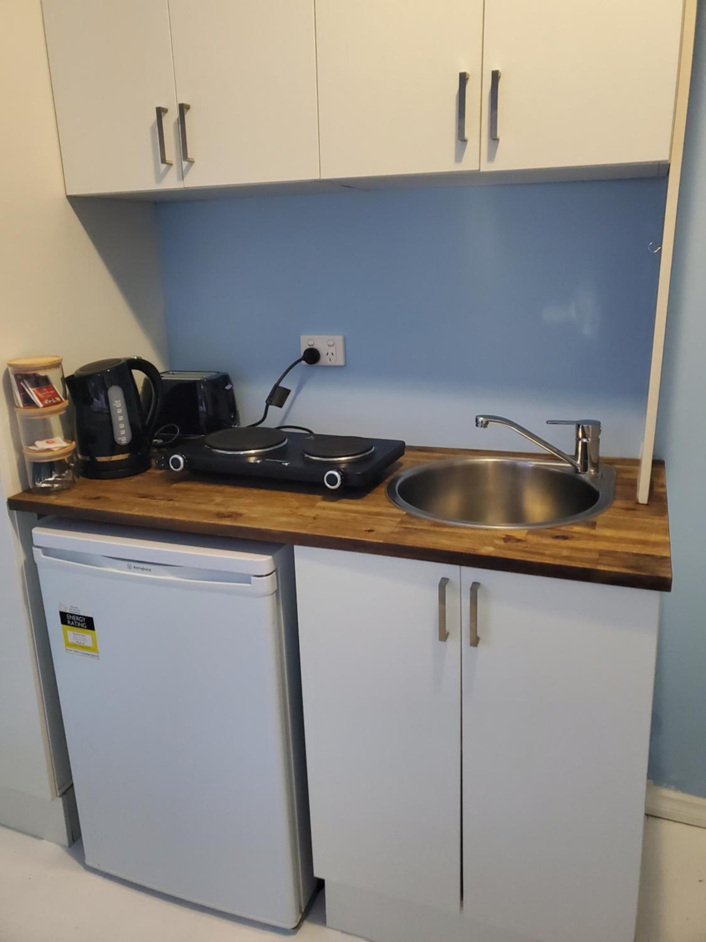 Cosy, historical & affordable one bedroom apartment, 5kms from Castlemaine, 2 kms from the Calder