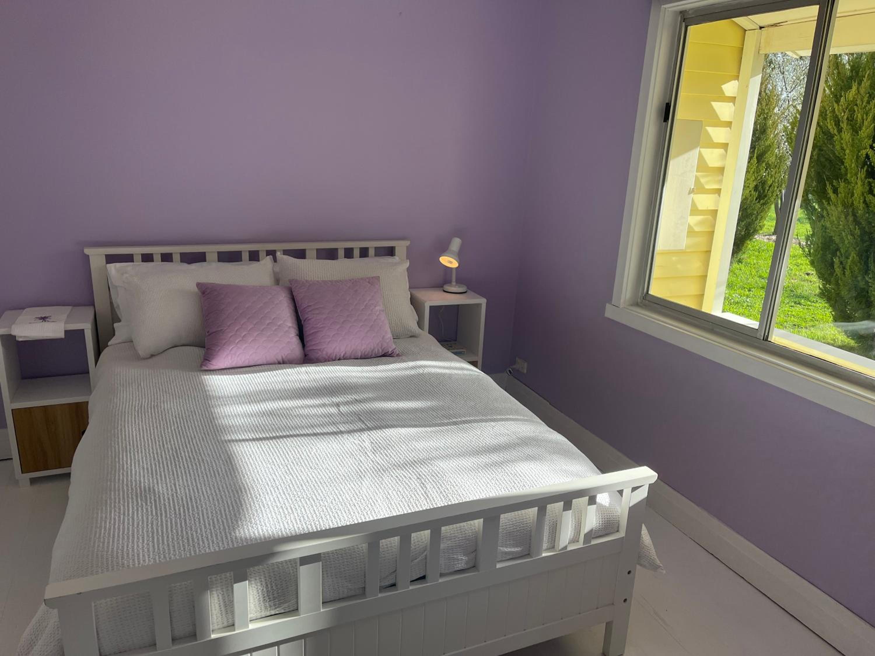 Cosy, historical & affordable one bedroom apartment, 5kms from Castlemaine, 2 kms from the Calder