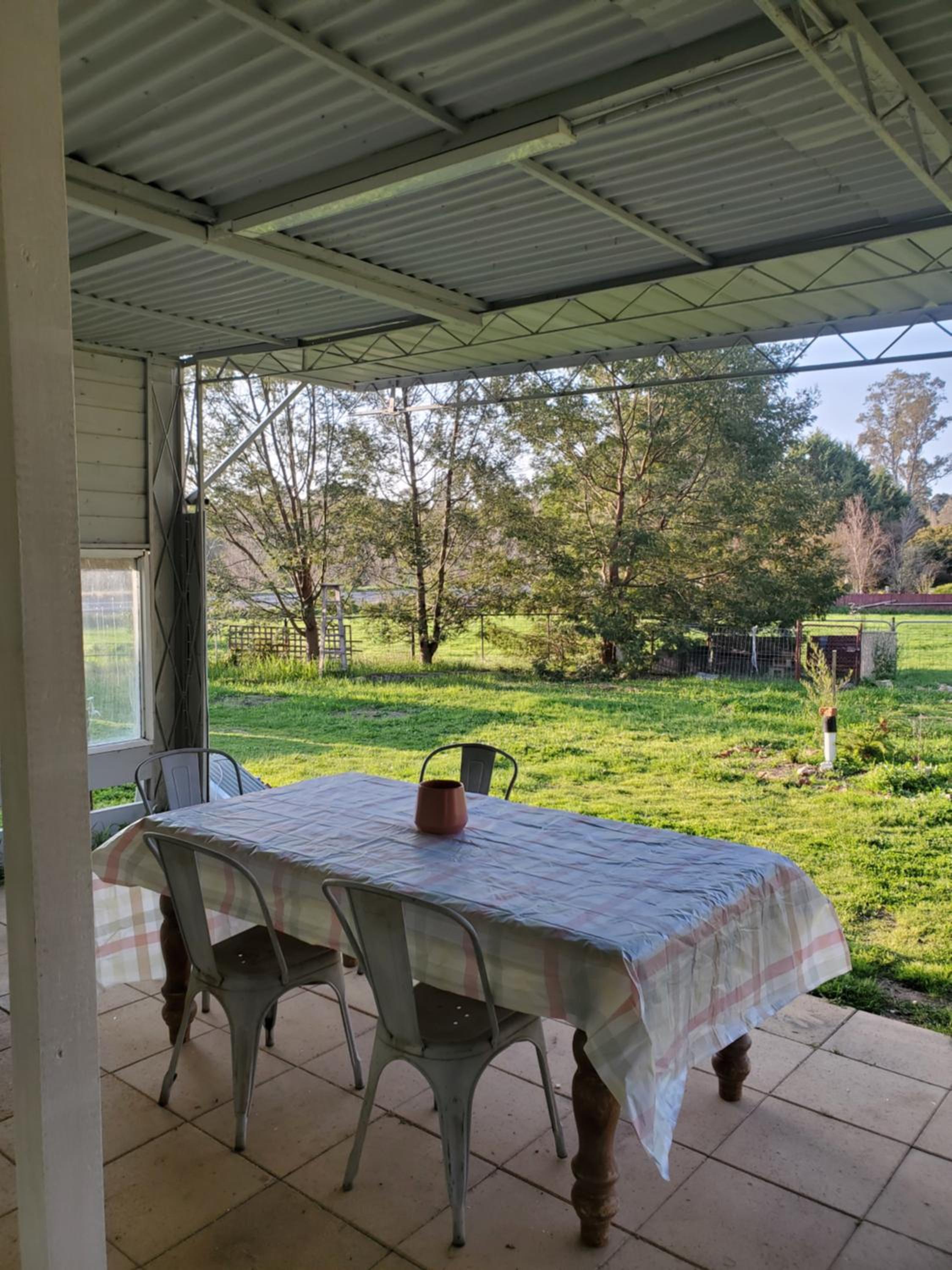 Cosy, historical & affordable one bedroom apartment, 5kms from Castlemaine, 2 kms from the Calder