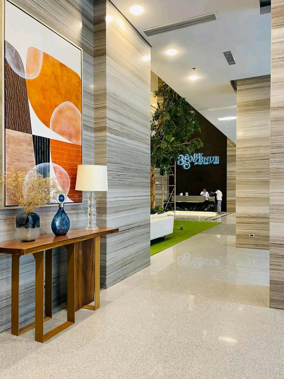 Prime location, condo in I T Park view 2