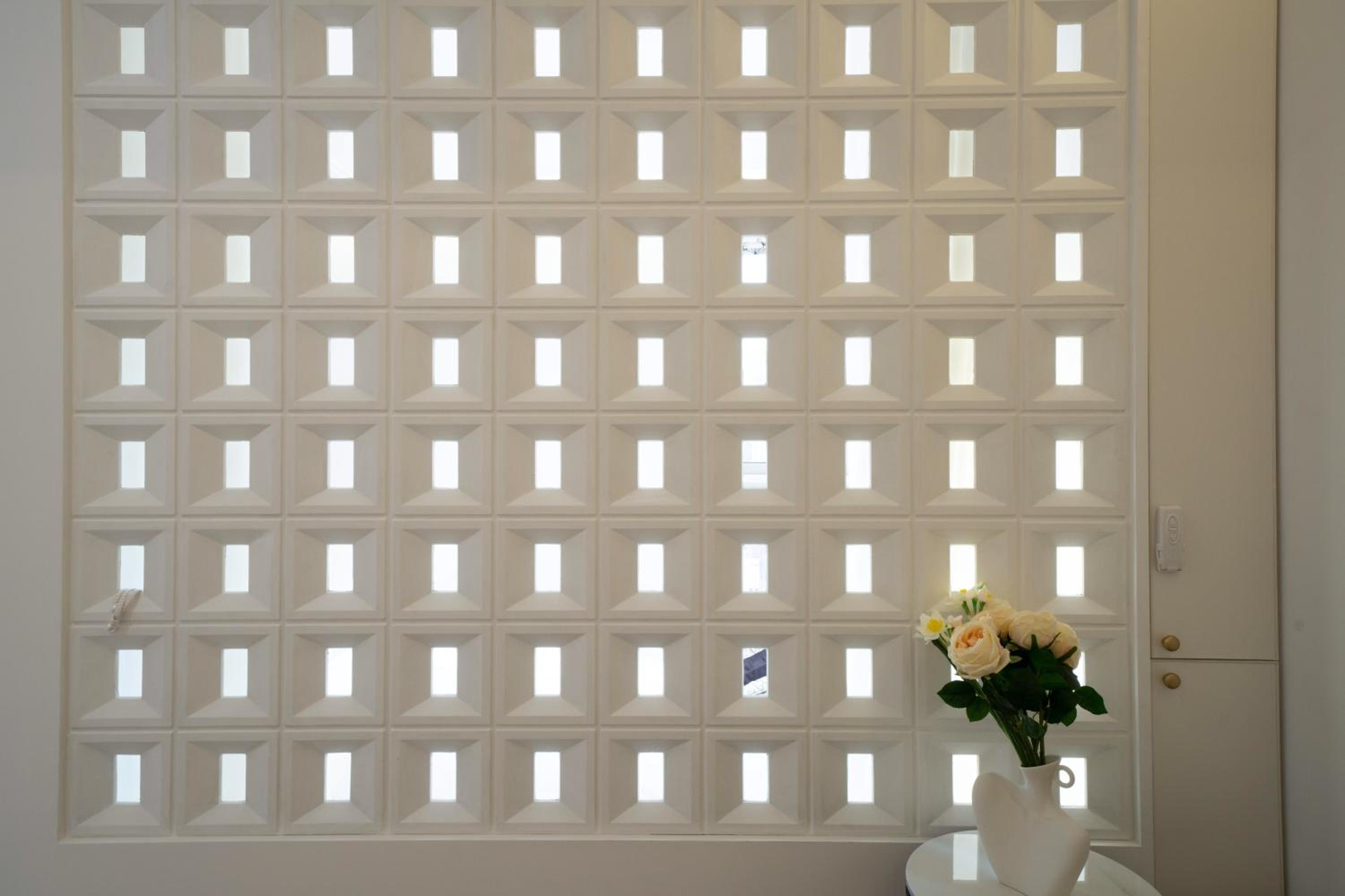 Yi Du Home with Double Views-At West Nanjing Road, Near Metro, Cards OK