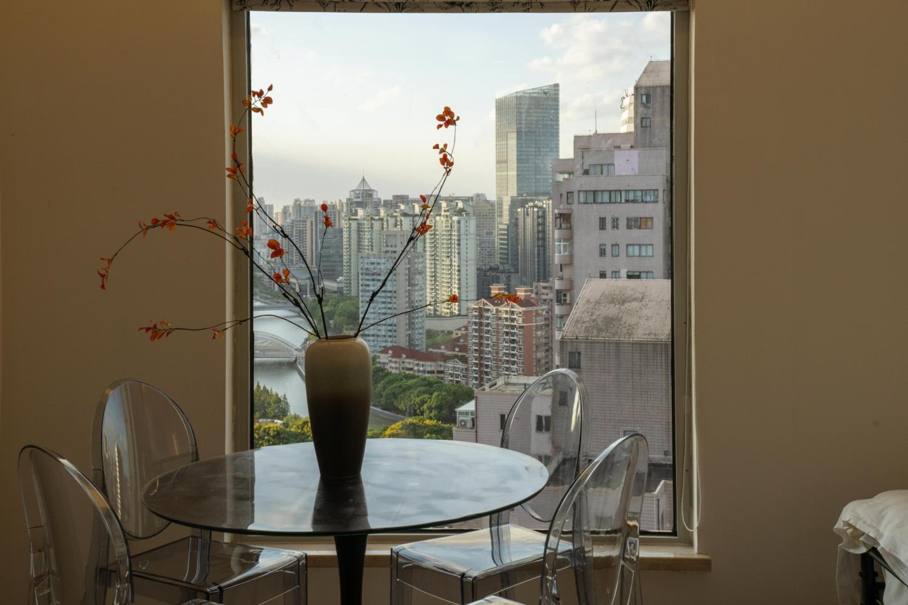 Yi Du Home with Double Views-At West Nanjing Road, Near Metro, Cards OK