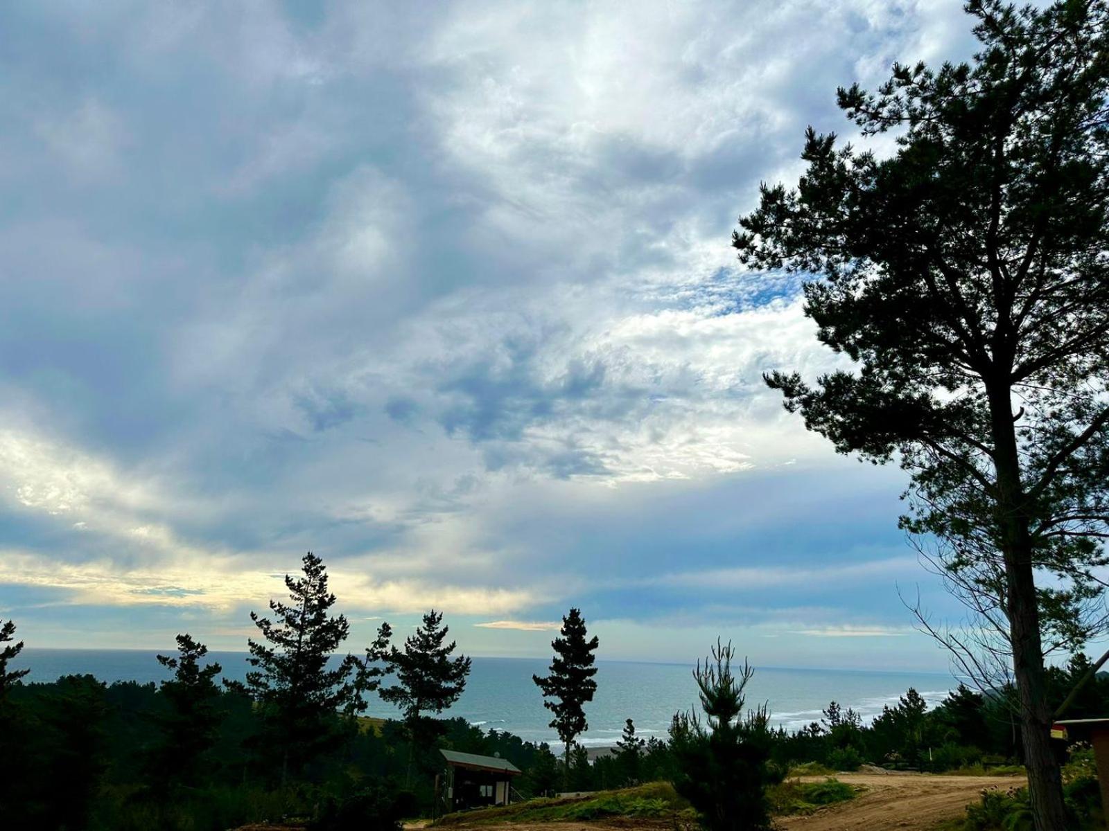 Cabaña entre bosque y mar