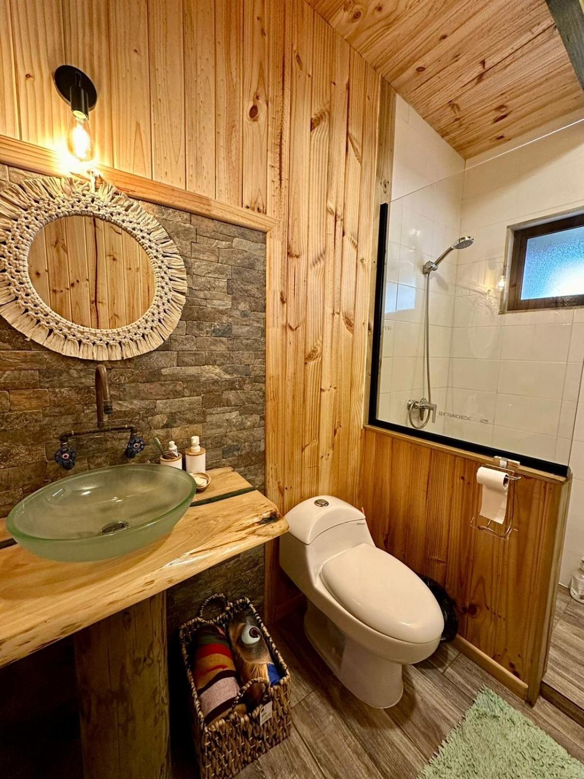 Cabaña entre bosque y mar