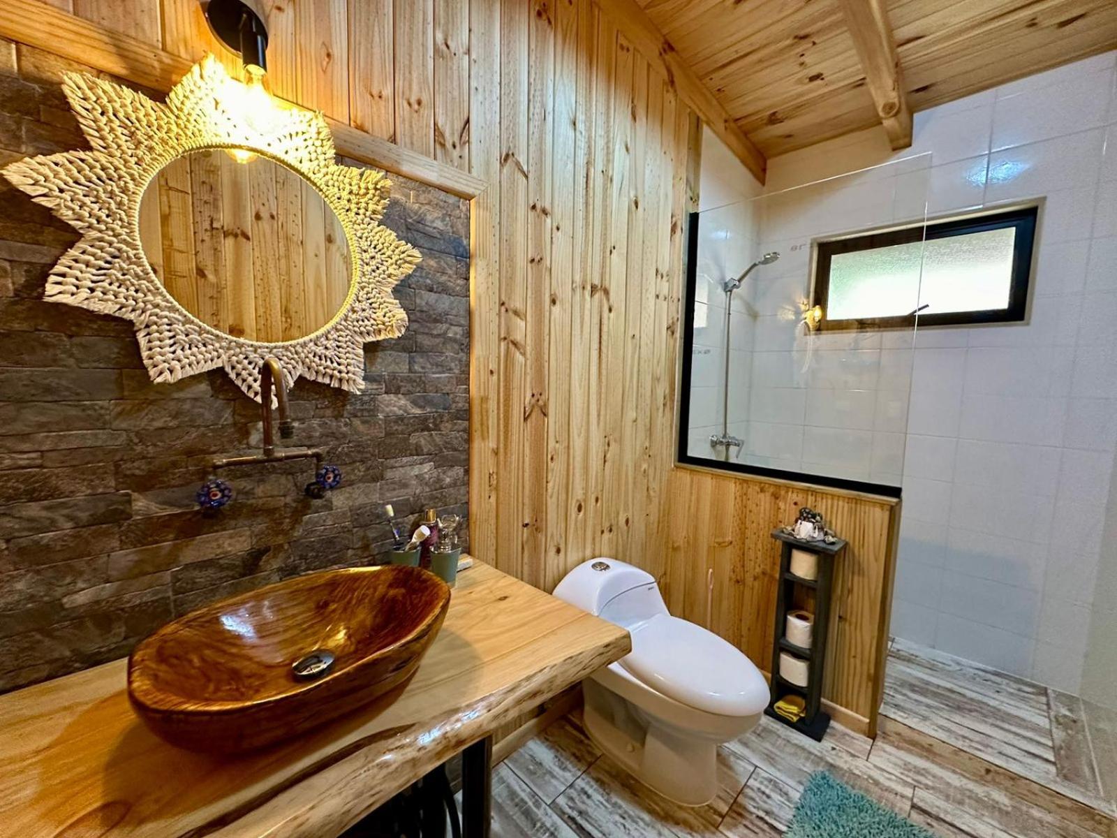 Cabaña entre bosque y mar