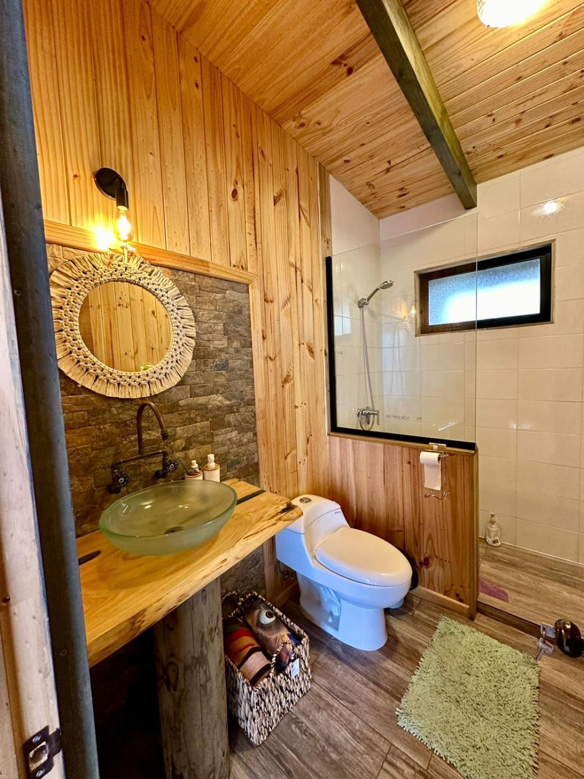 Cabaña entre bosque y mar